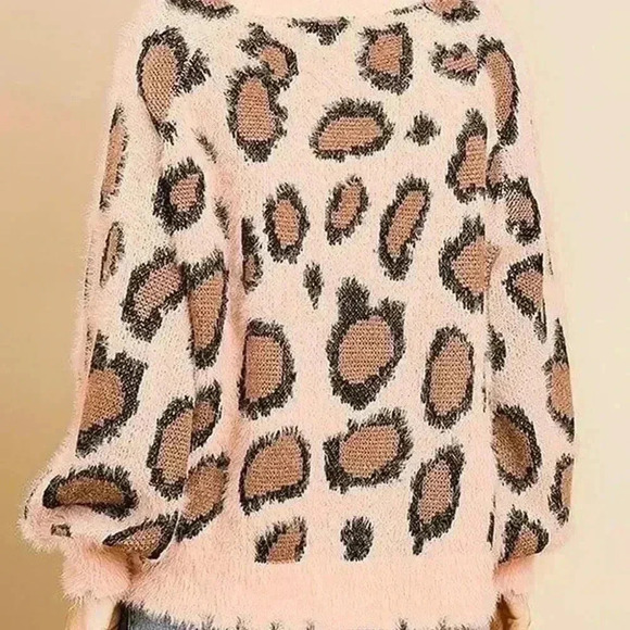 Umgee | Soft and fuzzy pink animal print pullover with puff sleeves - Picture 3 of 13